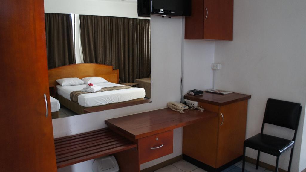 Nadi Downtown Hotel Exterior photo